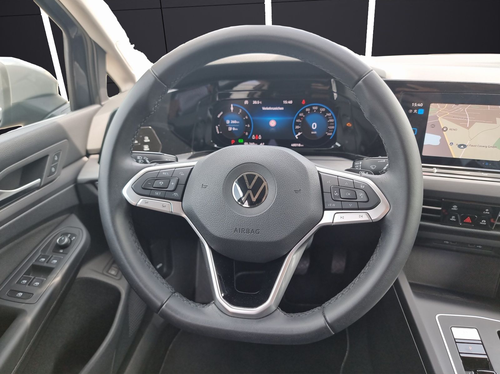 Fahrzeugabbildung Volkswagen Golf VIII Lim. Style eHybrid DSG IQ.Light ACC AH