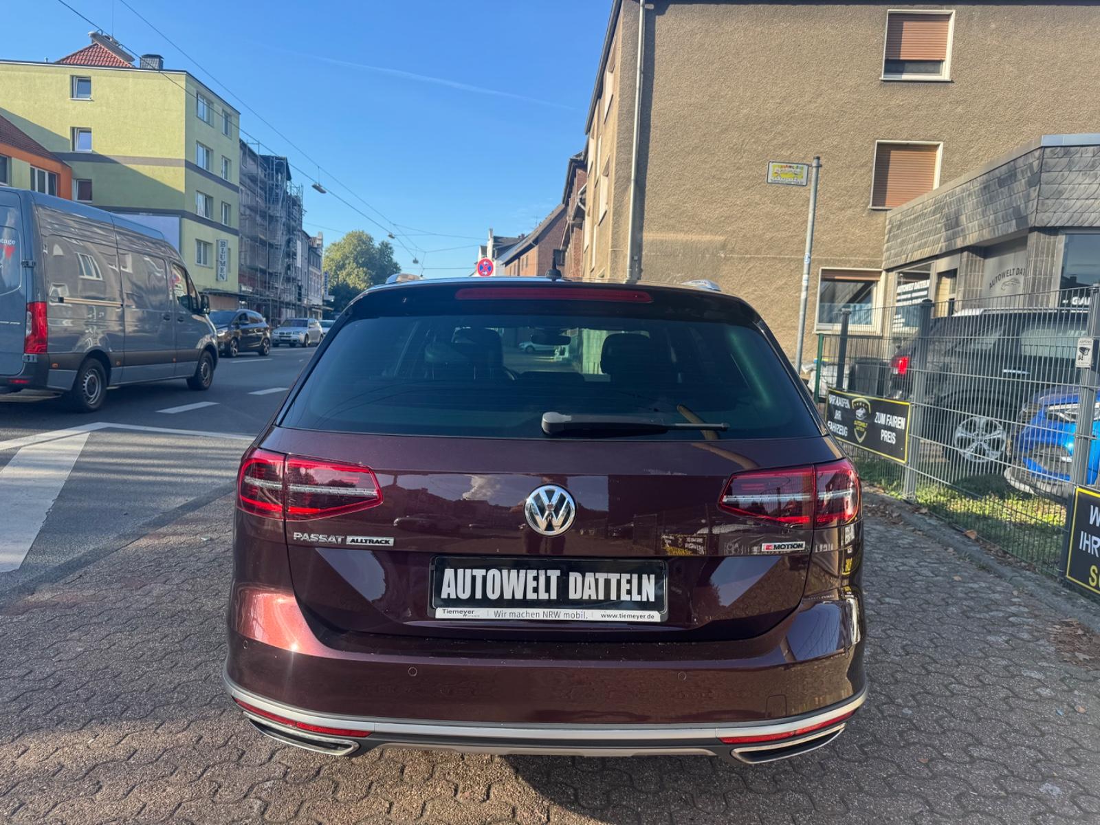 Volkswagen AUT/360°KAMERA/PANO/LEDER/LHZ/HUD/SHZ-V-H/KEYLES