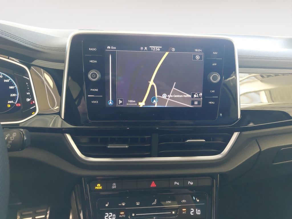 Fahrzeugabbildung Volkswagen T-Roc 1.5 TSI DSG R-Line AHZV LED ACC