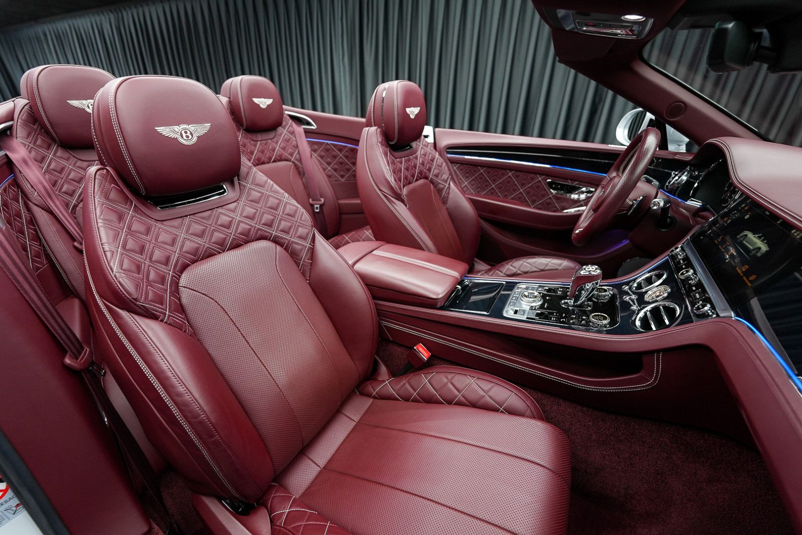 Fahrzeugabbildung Bentley Continental GTC 100years FirstEdition W12 CARBON