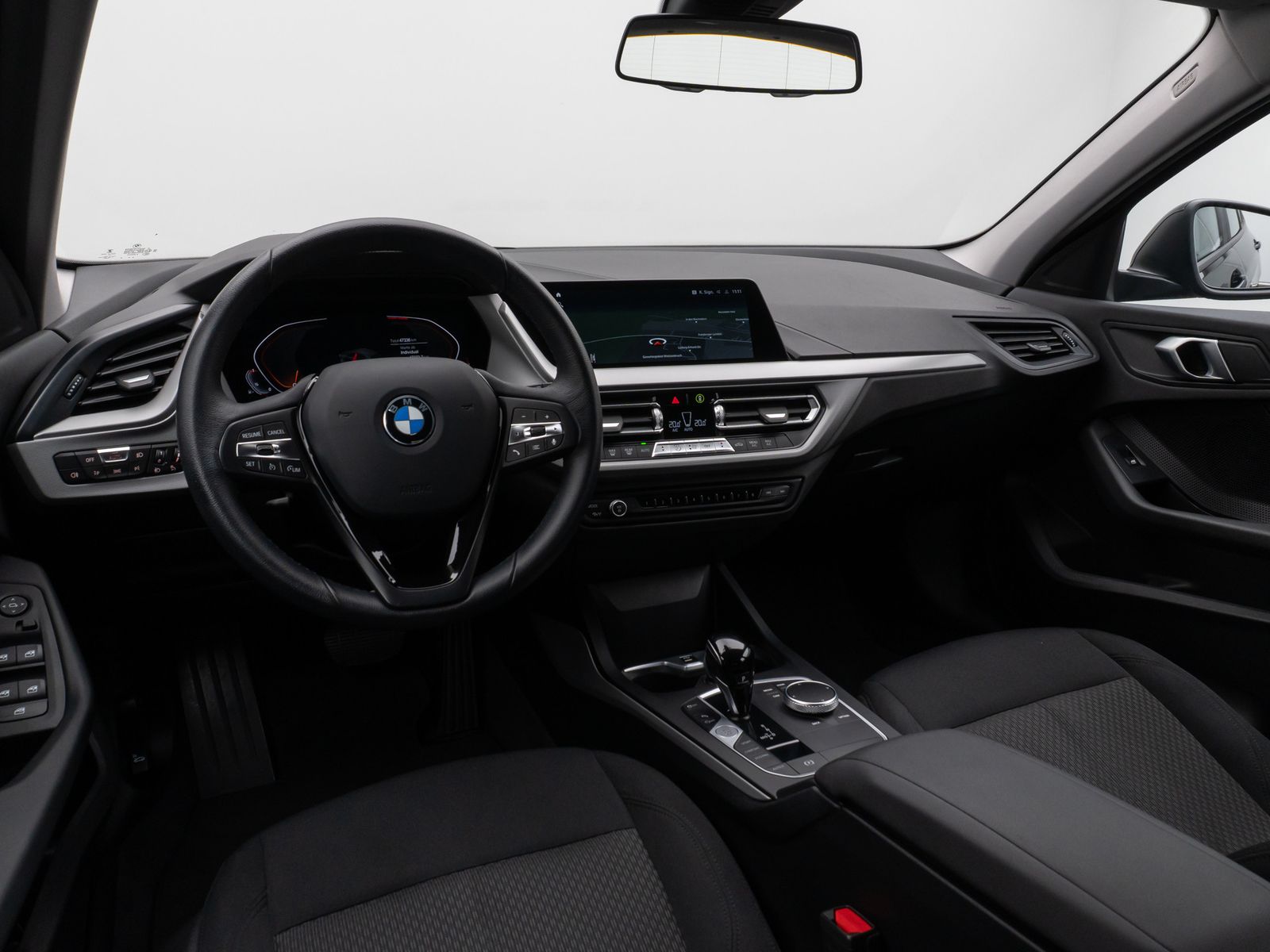 Fahrzeugabbildung BMW 118i PDC CockPitPro Alarm Geschwindigkeitsreg