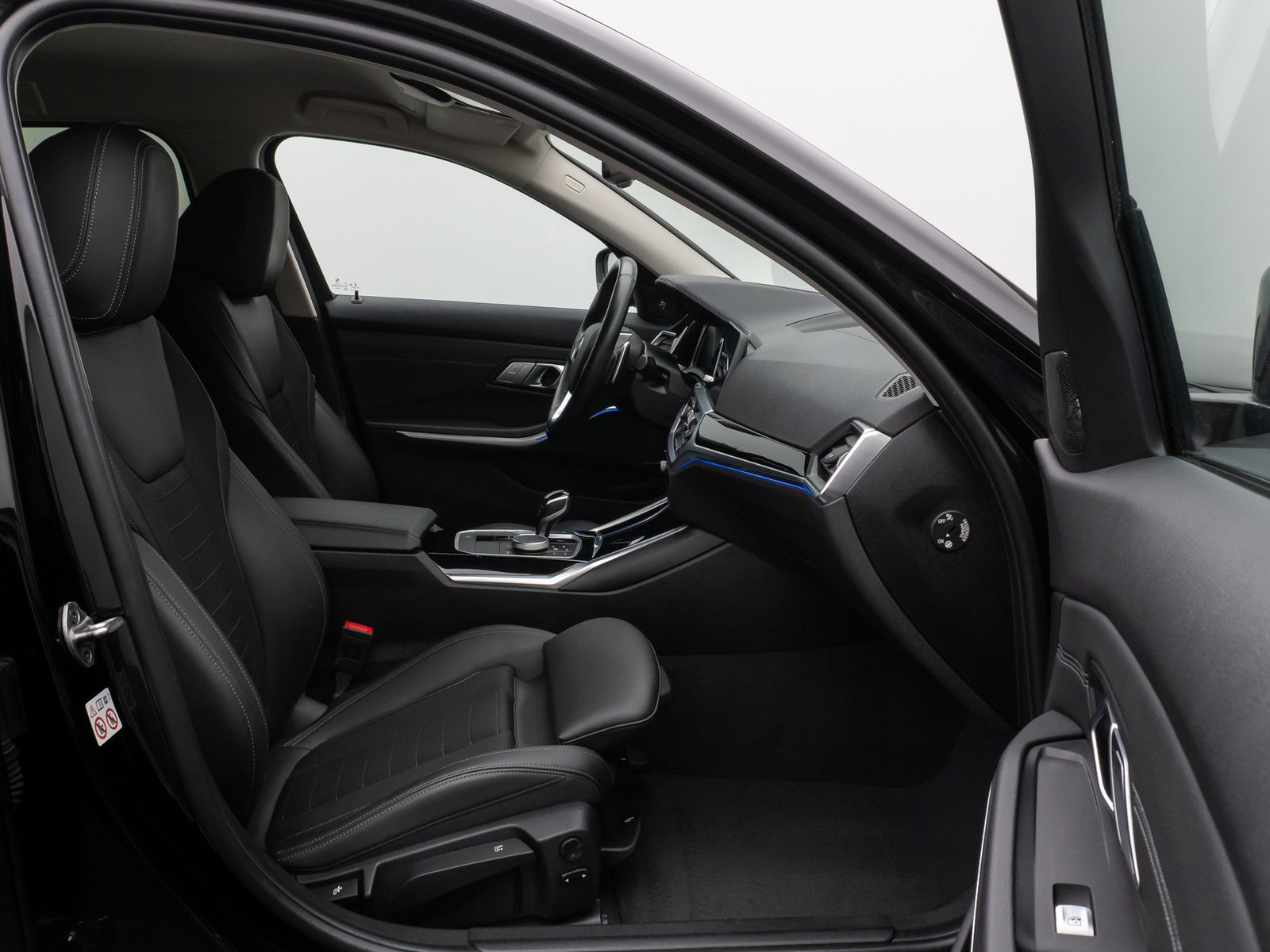 Fahrzeugabbildung BMW 320d xD SportLine Laser HUD DAB H/K Komfort Alar