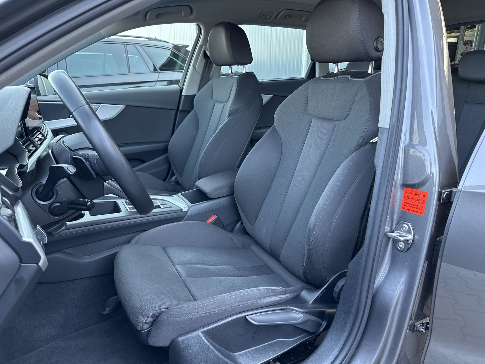 Fahrzeugabbildung Audi A4 Avant 40 TDI S-Line NAV+LED+CARPLAY+PP+18ZOLL