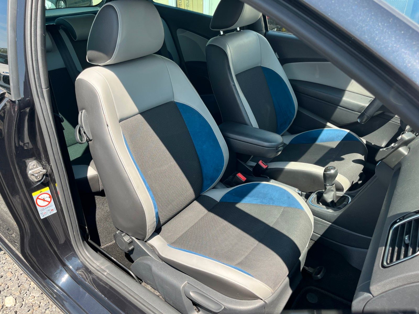 Fahrzeugabbildung Volkswagen Polo V 1.4 TSI BlueGT Navi Leder 1.HD SCHECKHEFT