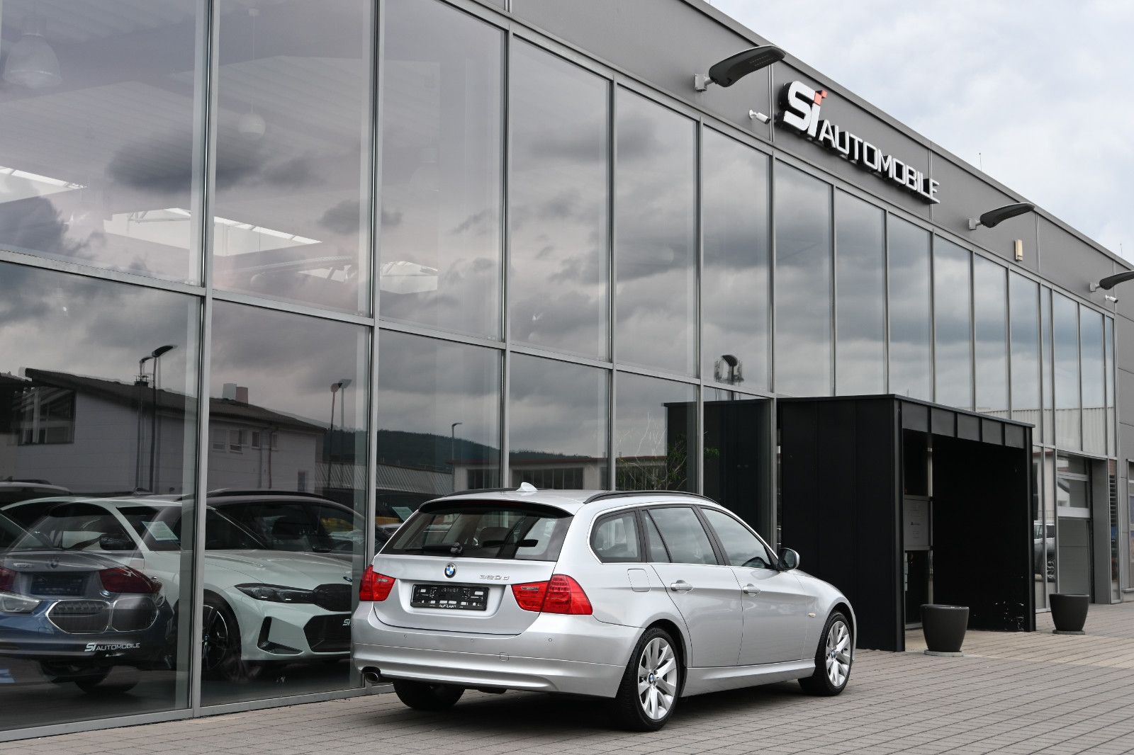 Fahrzeugabbildung BMW 320d Touring Aut. Ed.Lifestyle °AHK°STANDHEIZUNG