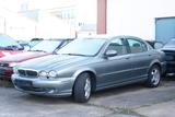 Jaguar X-Type 2 Liter V6 Automatik - graue Jaguar X-Type