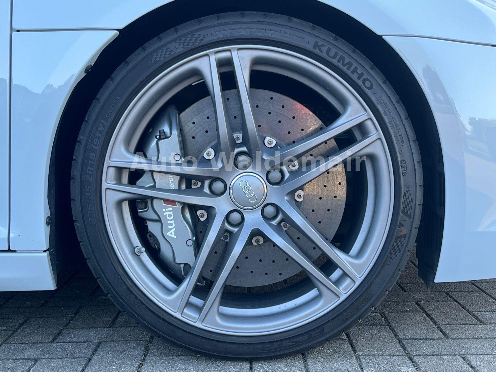AUDI R8 COUPE 5.2 FSI QUATTRO
