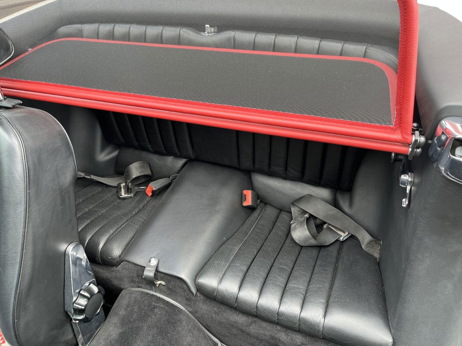 Fahrzeugabbildung Mercedes-Benz 500 SL