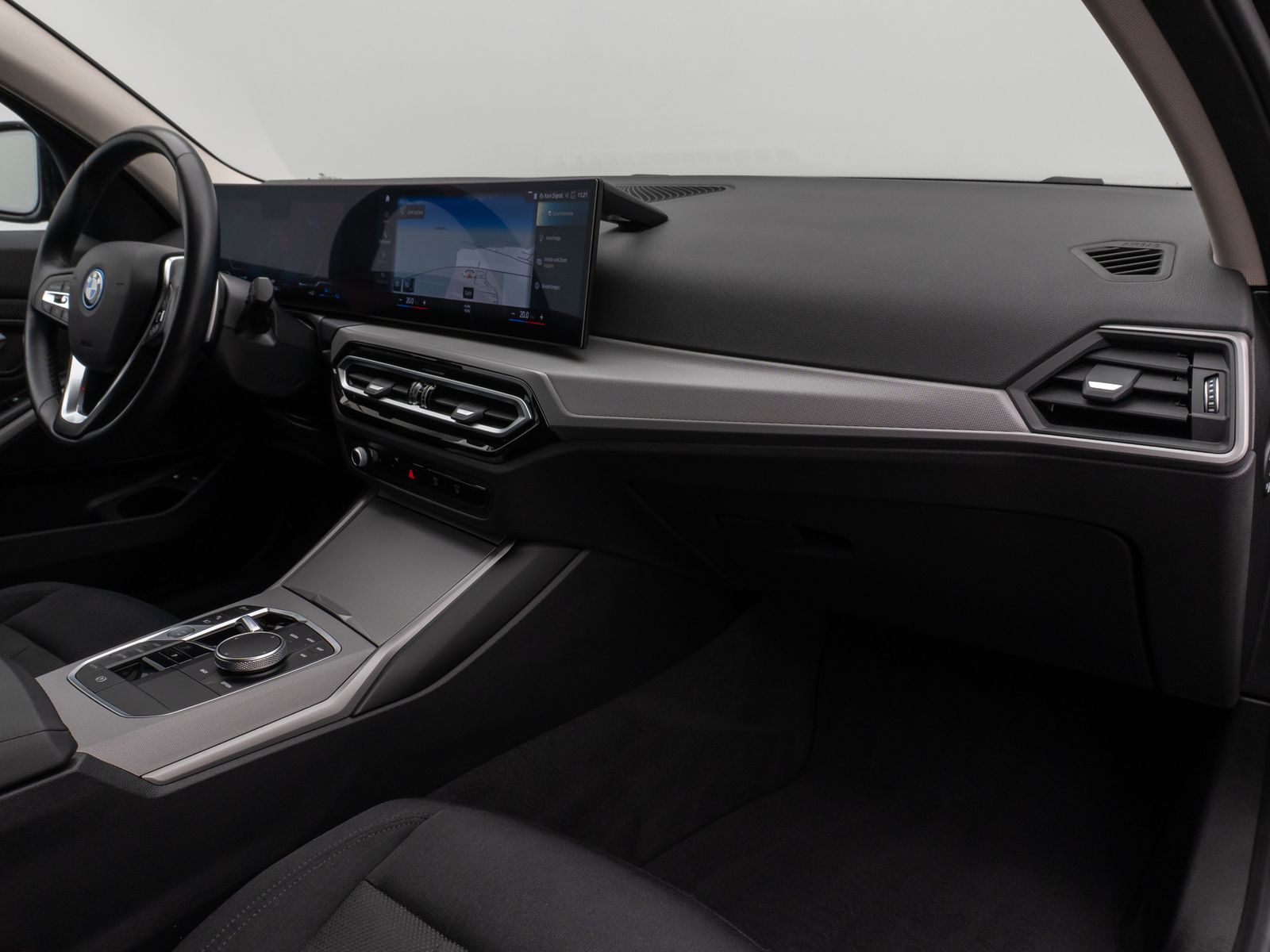 Fahrzeugabbildung BMW 330e DAB CockPit+ Lordos PDC Geschwindigkeitsreg