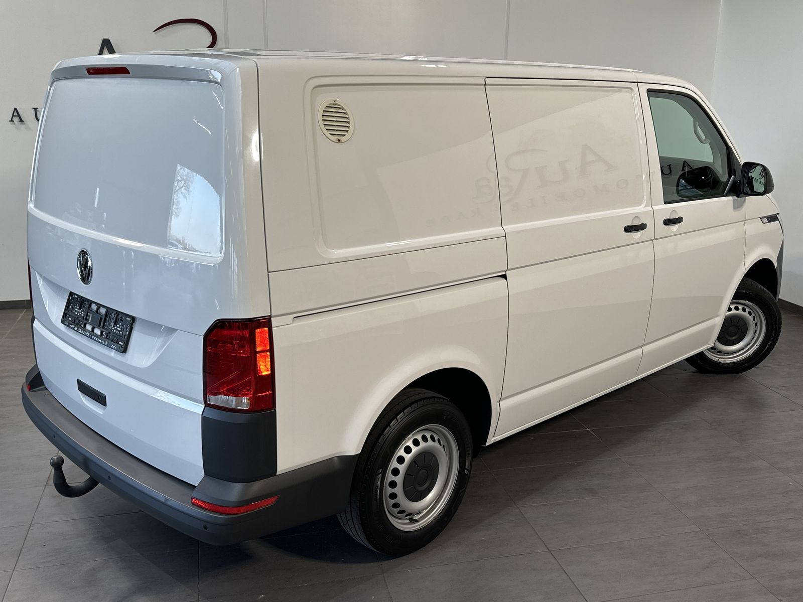 Fahrzeugabbildung Volkswagen T6 Transporter 2.0 TDI Kasten NAV+AHK+SHZ+PP+TEM