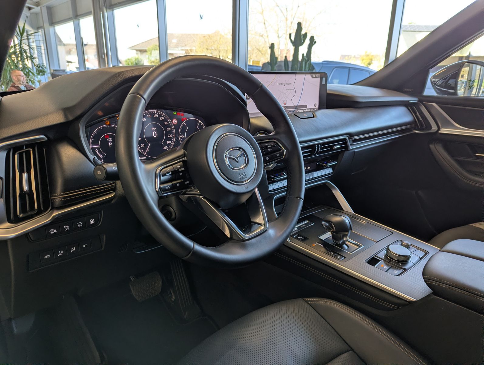 Fahrzeugabbildung Mazda CX-80 2.5 SKYACTIV PHEV 327 HOMURA+ 7-Sitze Pano