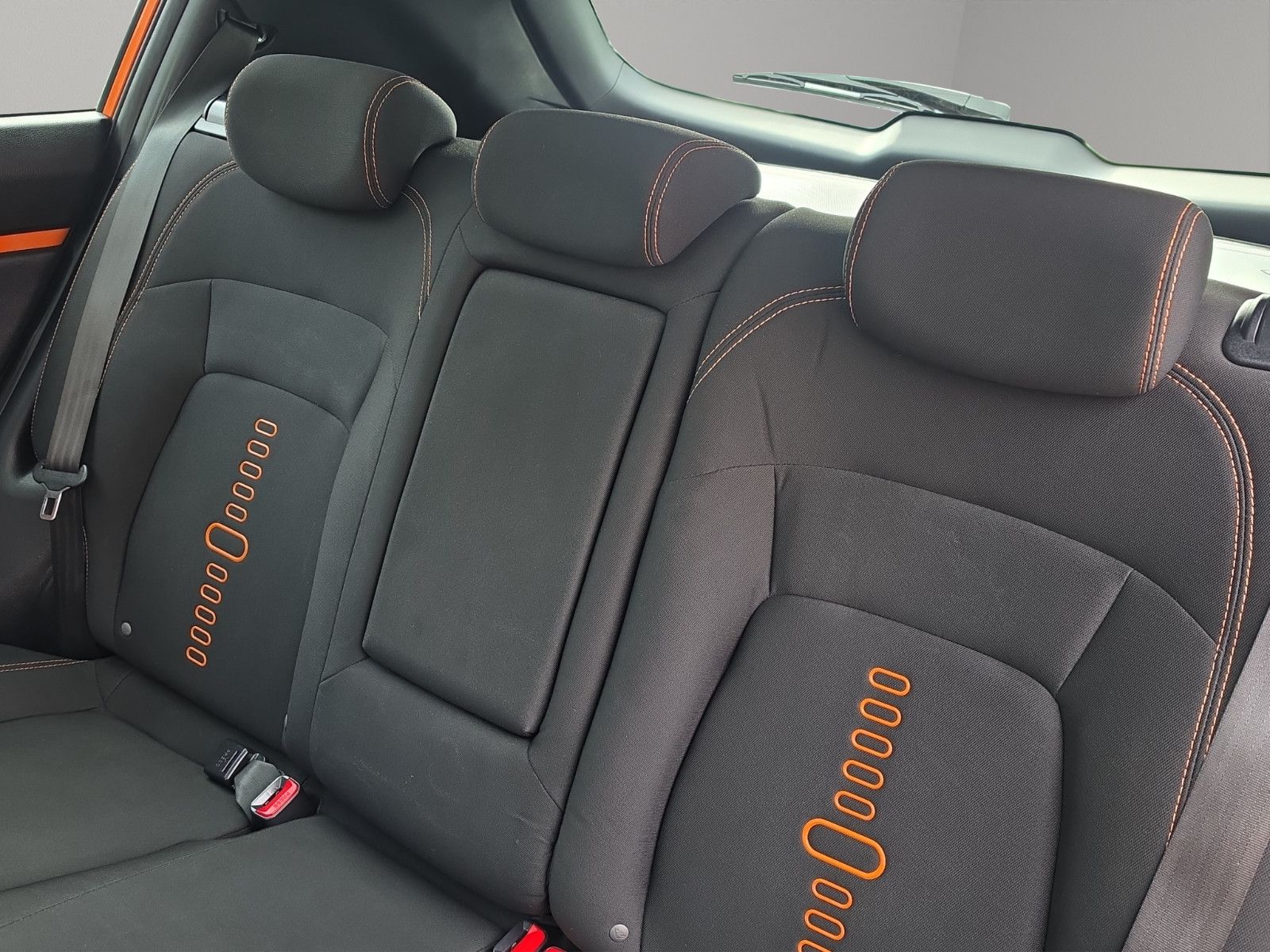 Fahrzeugabbildung Kia Sportage  ALLRAD 4X4 AUTOMAT/PANORAMA/NAVI/XENON