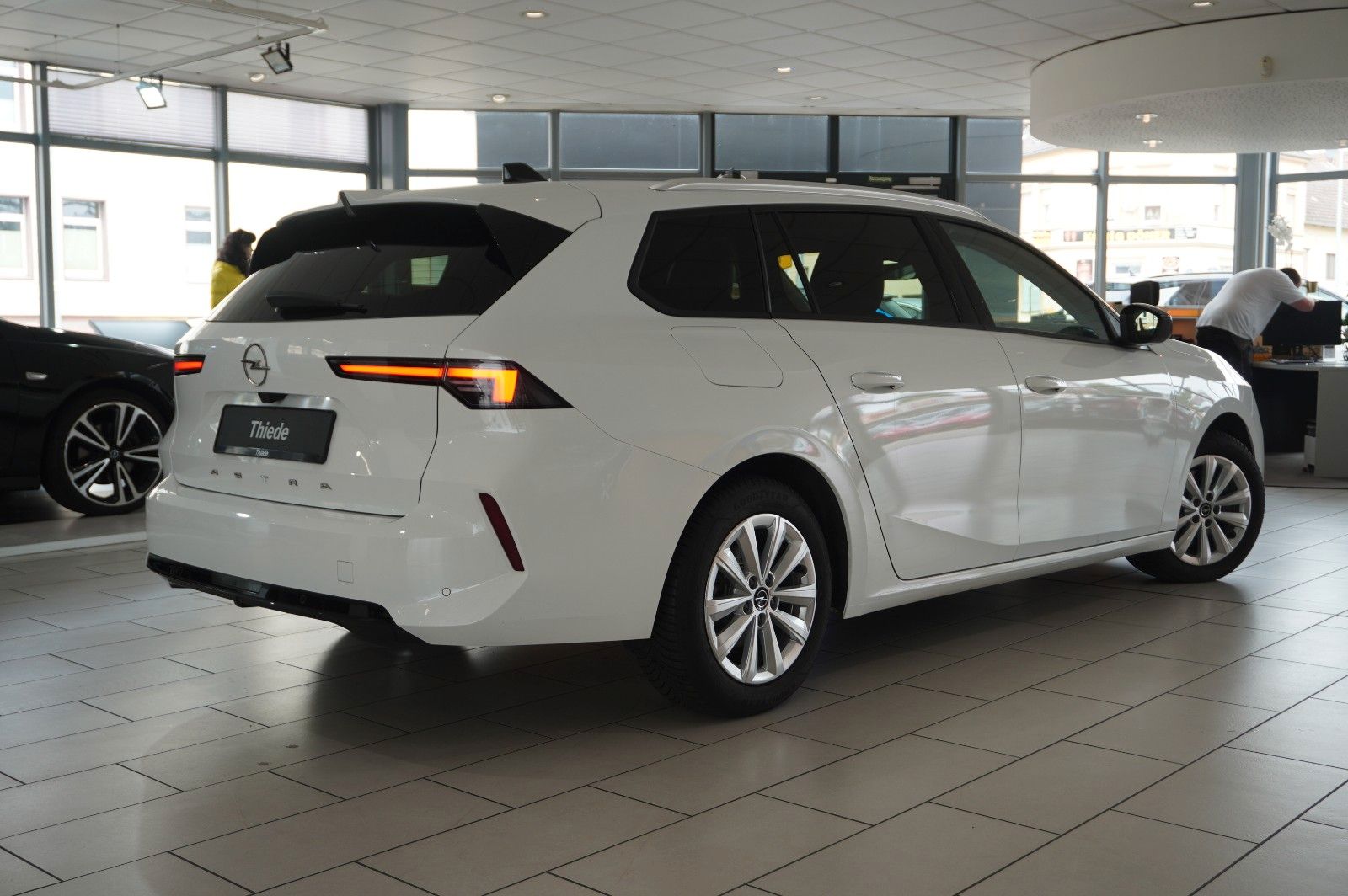 Fahrzeugabbildung Opel Astra L ST 1.5D ELEGANCE NAVI/LED/KAMERA/SH/DAB+