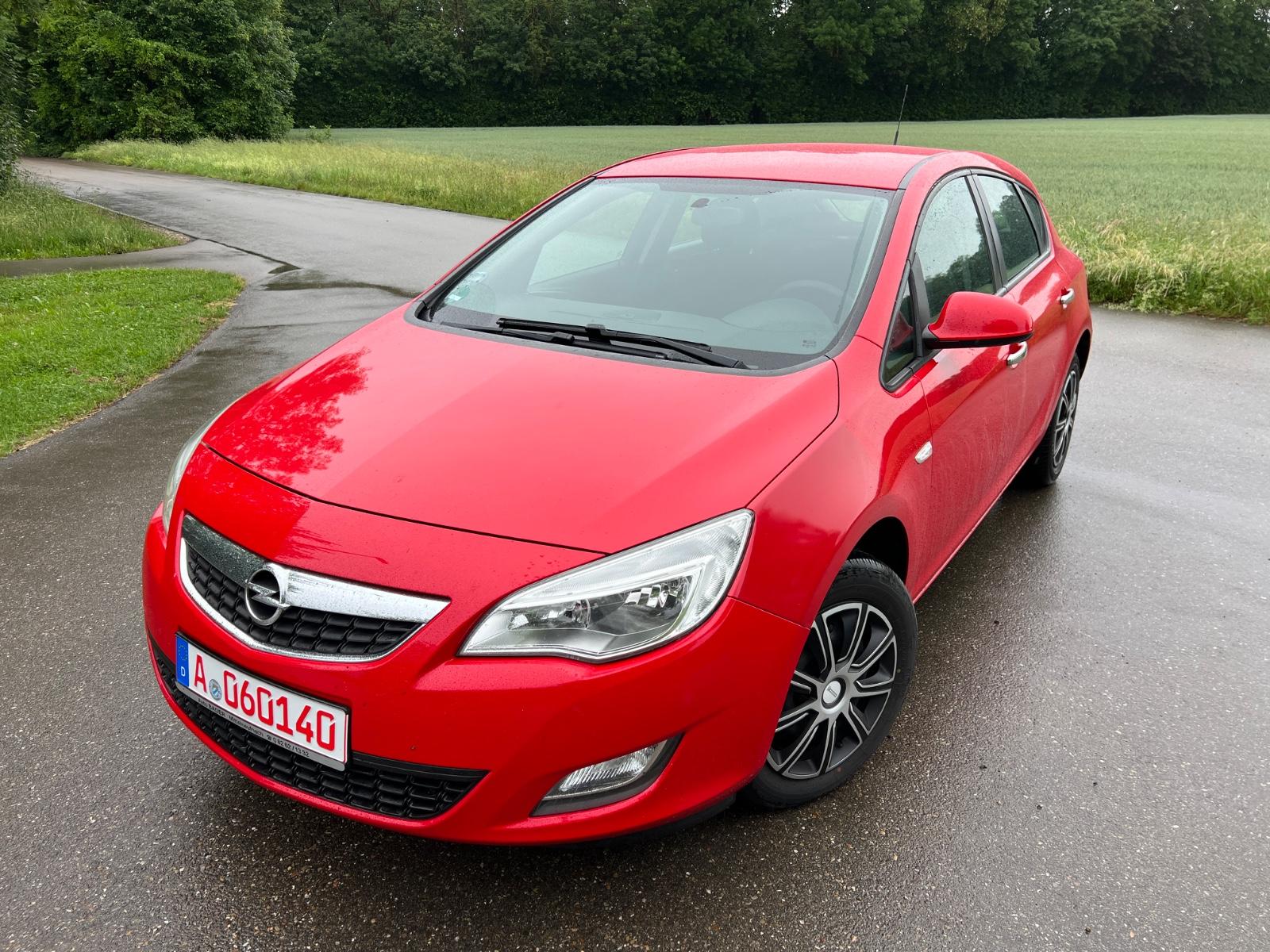 Opel Astra J Lim.  Design Edition - *SERVICE NEU!*