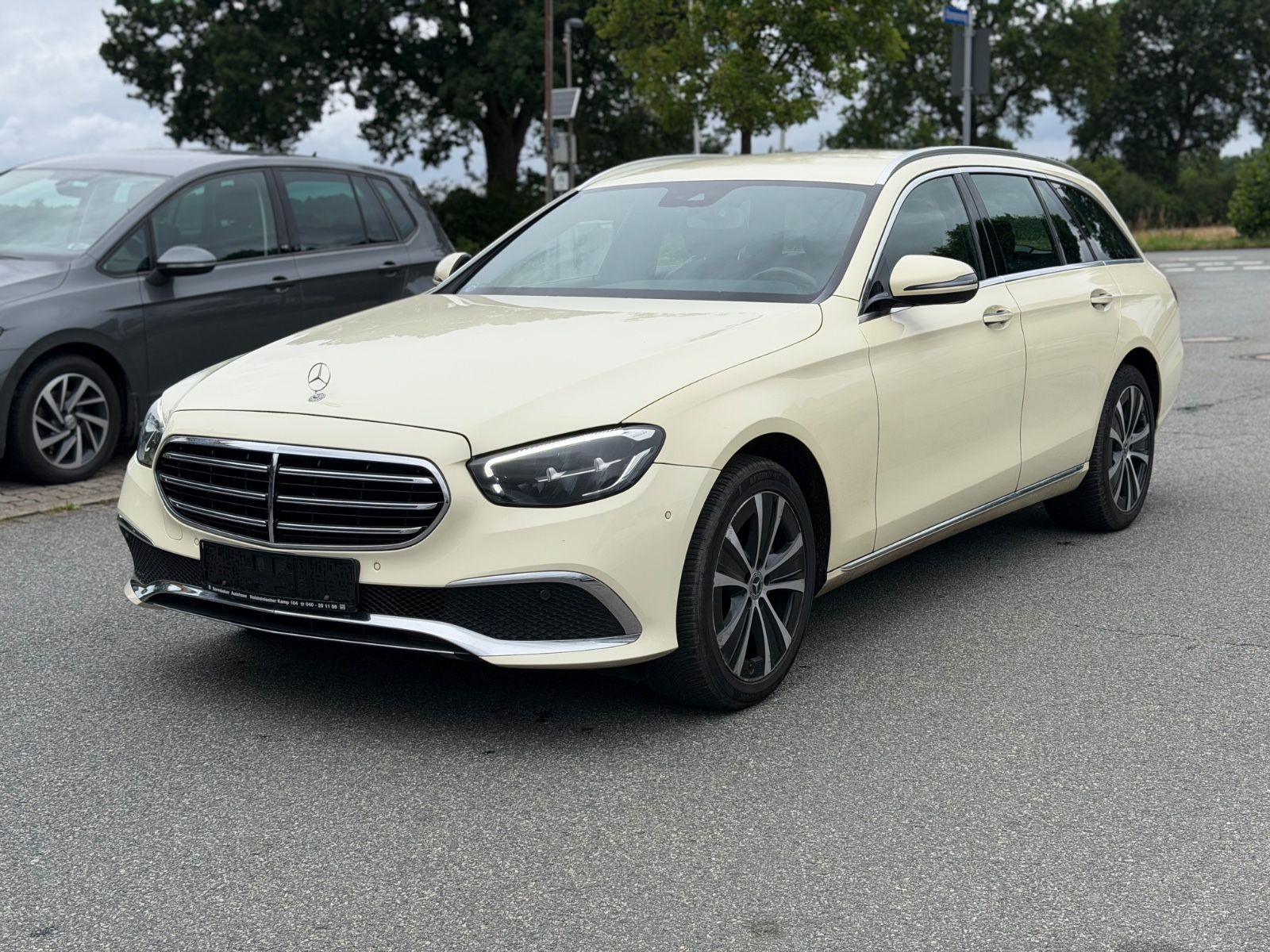 MERCEDES-BENZ E 220 d T Avantgarde*Aut*Navi*PDC*Kam*Ambiente*