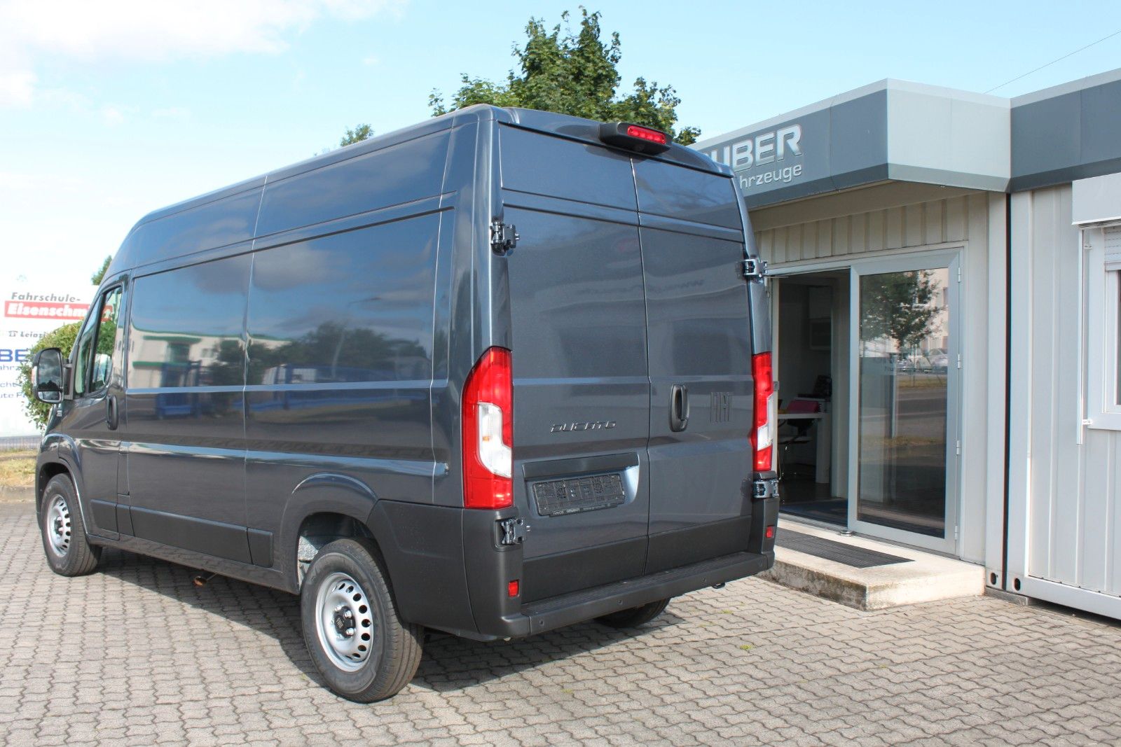 Fahrzeugabbildung Fiat Ducato H2 Kastenwagen 35 L2H2 180 Multijet Flach