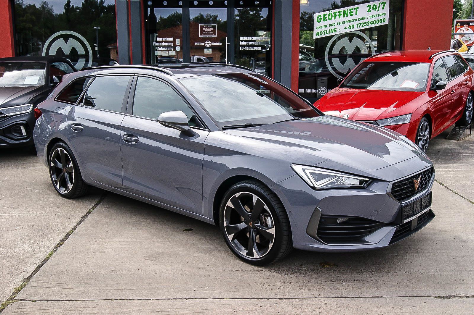 Fahrzeugabbildung CUPRA Leon Sportstourer e-Hybrid PANORAMA CARPLAY ACC