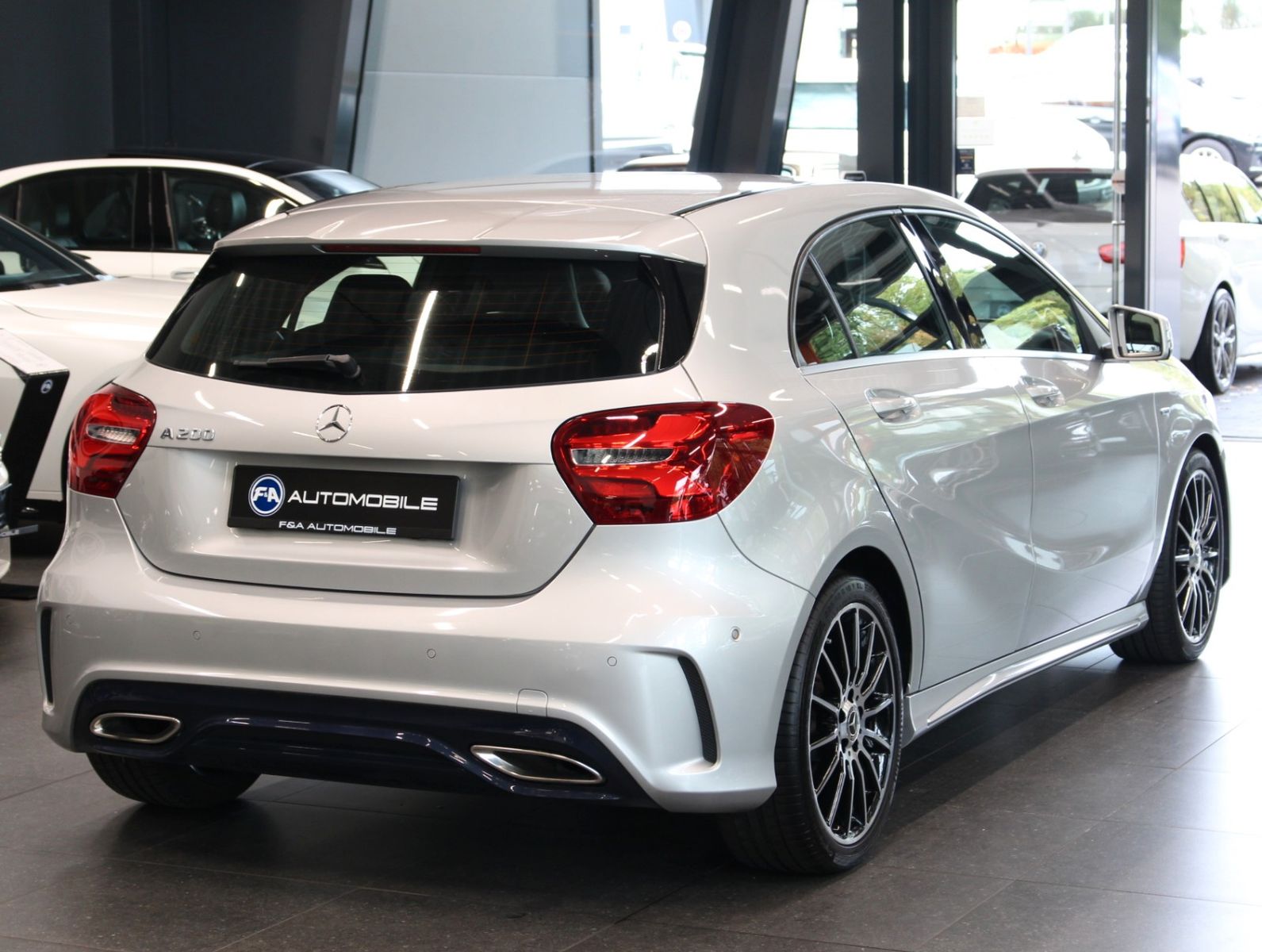 Fahrzeugabbildung Mercedes-Benz A 200 AMG Line BlueEff