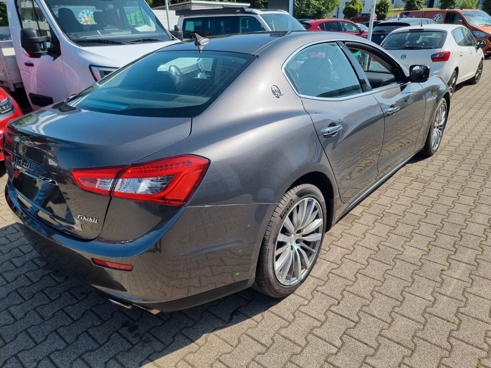 Fahrzeugabbildung Maserati Ghibli 3.0 V6 S Q4 Automatik