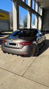 Alfa Romeo Giulia 2.0 Turbo Q4 Veloce - Alfa Romeo Giulia aus 2021