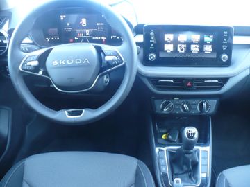 Bild 6 Skoda Fabia Sondermodell Kamera PDC Sitzheiz LED ALU