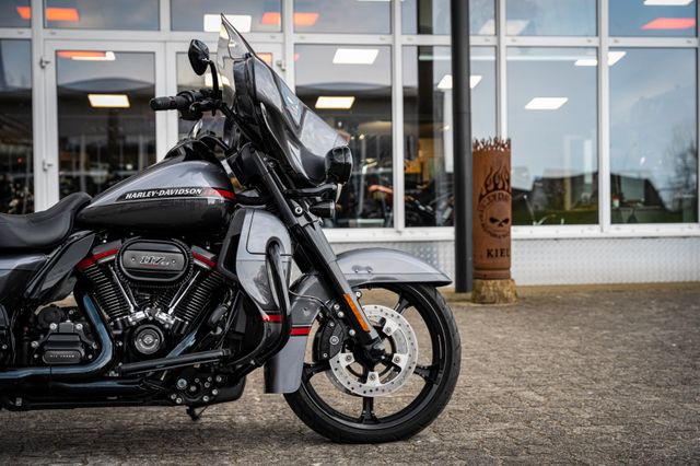 Fahrzeugabbildung Harley-Davidson CVO  Electra Glide Ultra Limited 117 FLHTKSE