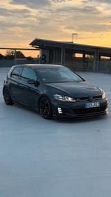 Volkswagen Golf 7.5 Gti - Volkswagen Golf mit Benzin-Antrieb: Sportwagen, Automatik