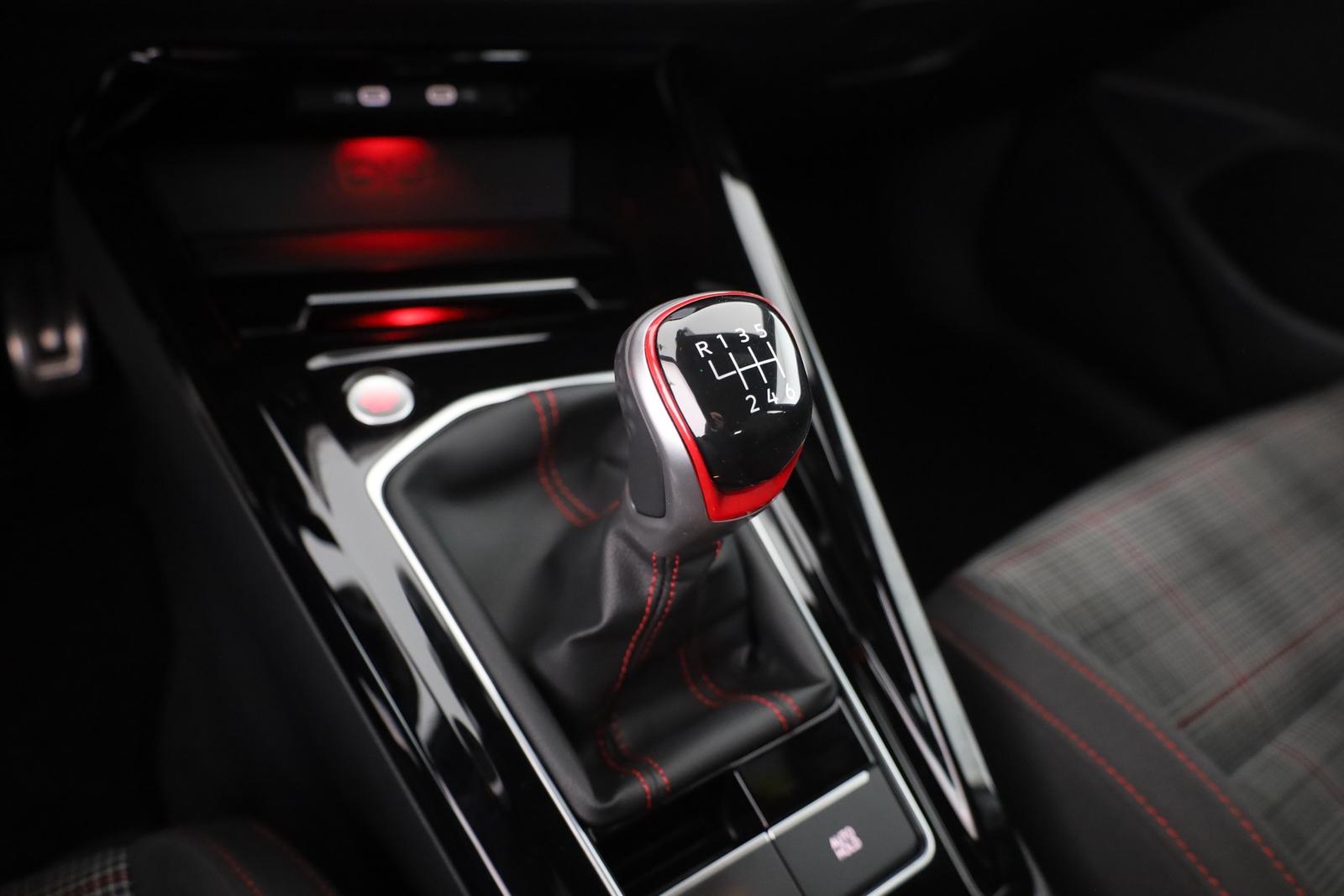 Volkswagen Golf VIII 2.0 GTI LED Navi AHK Winterpaket DAB, миниатюра 13