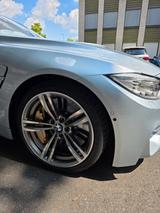 BMW LIEBHABERFAHRZEUG / M4 Cabrio M4 - silberne BMW M4