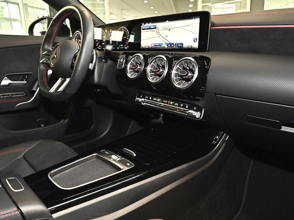Mercedes-Benz CLA 250 e Coupé AMG Sport Premium NIGHT MULTIB foto 11