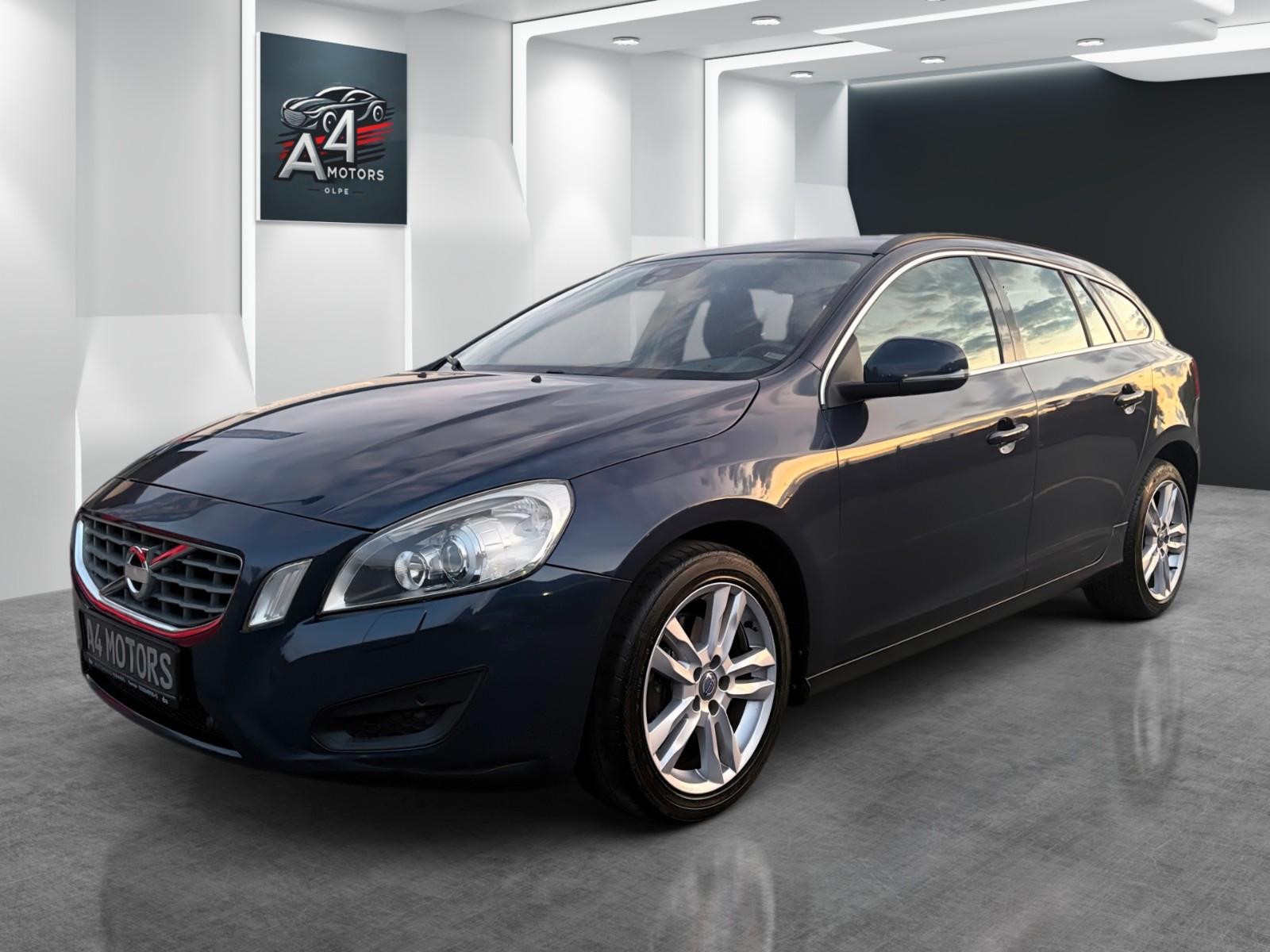 Volvo V60 *Bi-Xenon*AHK*Navi*8x Bereift*Bluetooth*SHZ*