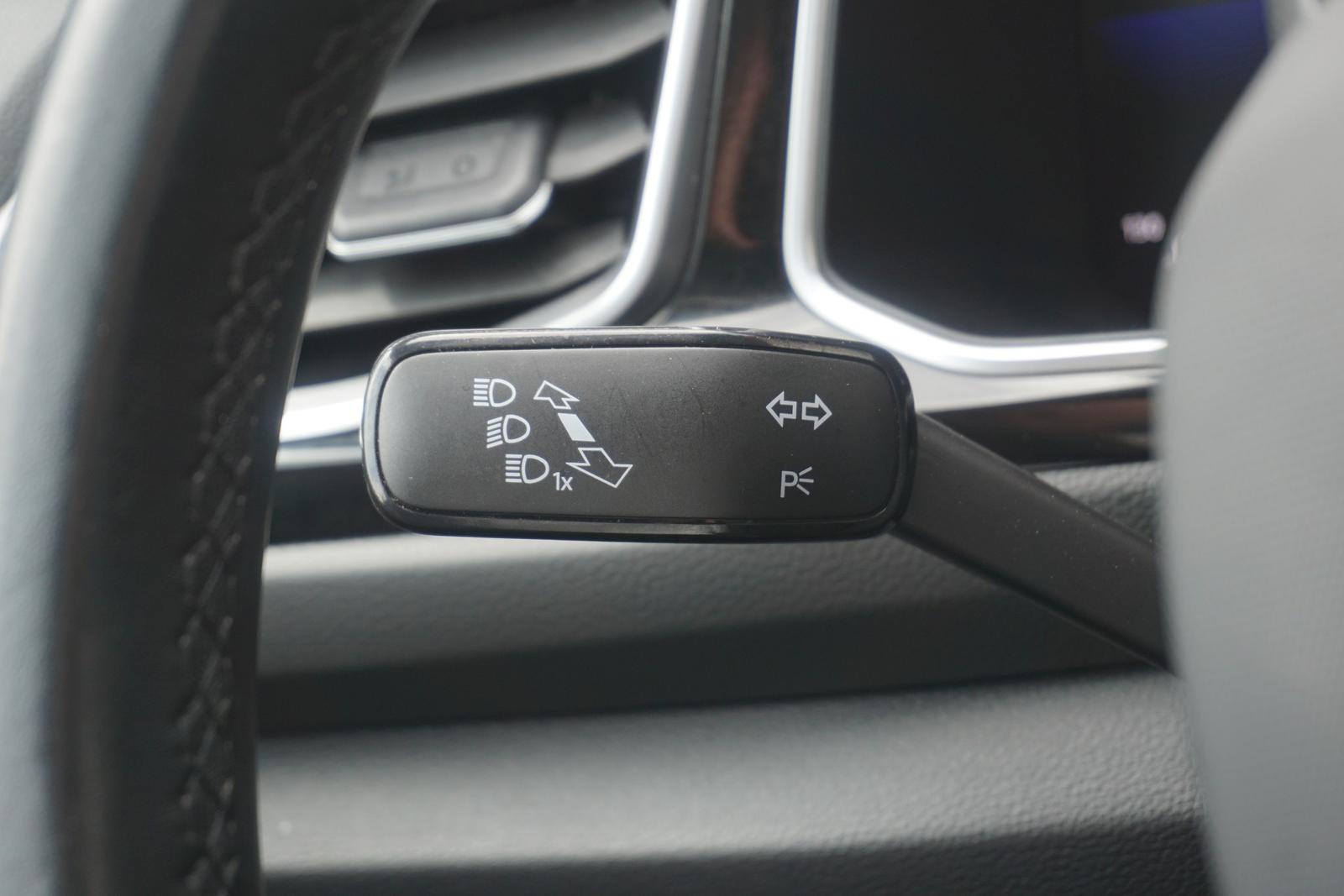 Volkswagen T-Roc 2.0 R-Line 4Motion LED Navi ACC AHK Kamera, миниатюра 23