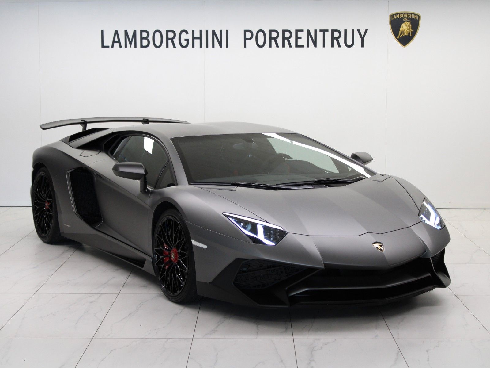 LAMBORGHINI Aventador