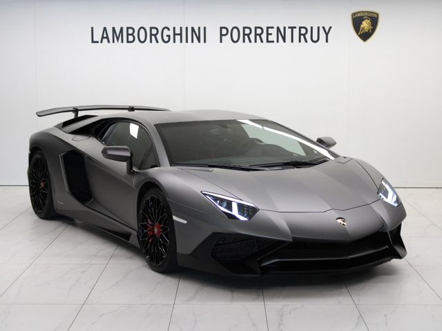 LAMBORGHINI Aventador