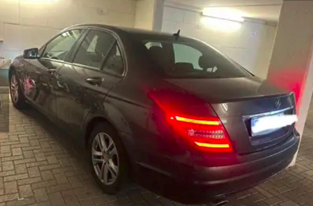Mercedes-Benz CL 220 in Antharzit Schwarz , TÜV bis 04.2028
