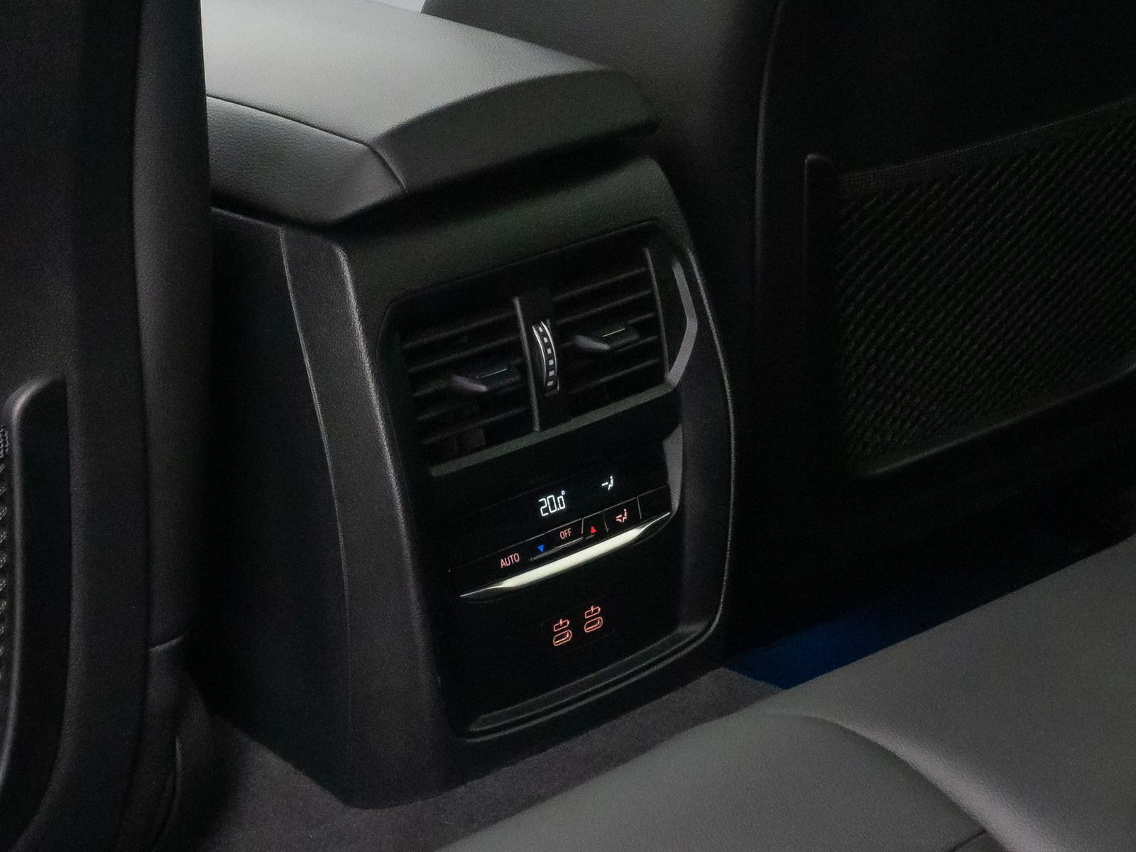 Fahrzeugabbildung BMW 320d MSport Alarm Komfort DAB HiFi Kamera 18Zoll