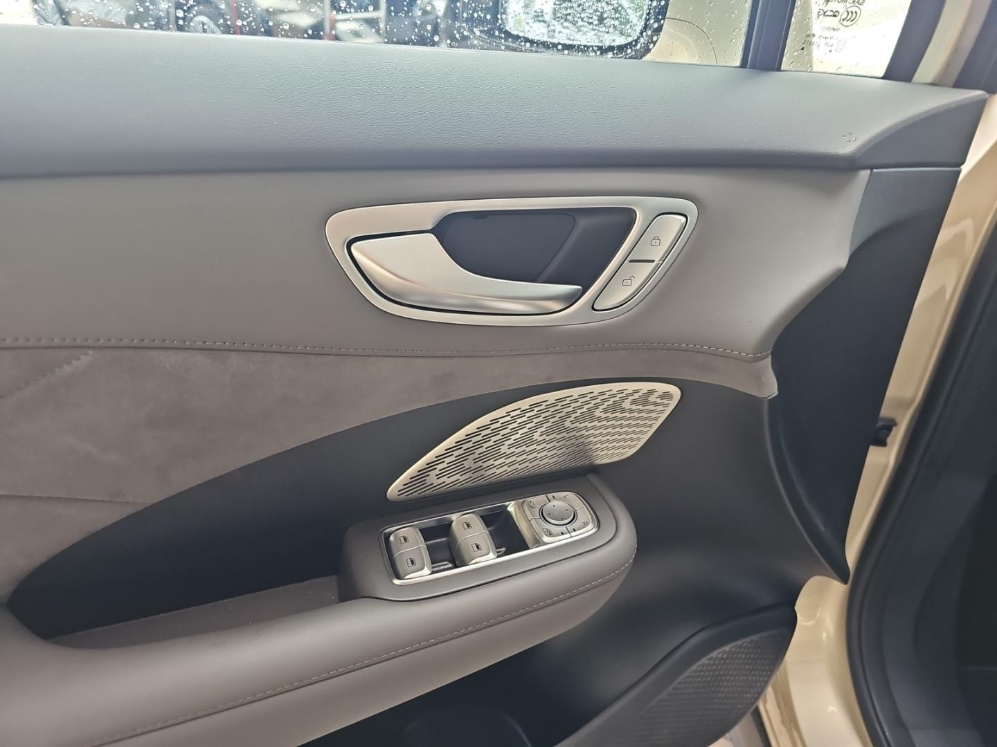 MG S6 EV Lux AWD, Panoramad., Navig., bel. Sitze 36