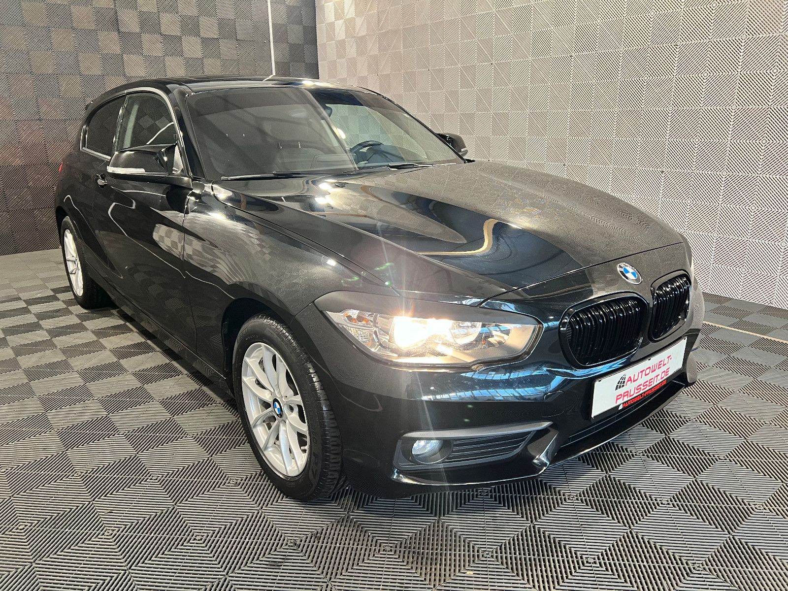 Gebrauchtwagen BMW 118 118i Lim. 3-trg.*Advantage*PDC-S.DACH*-BT-16" in Horb am Neckar