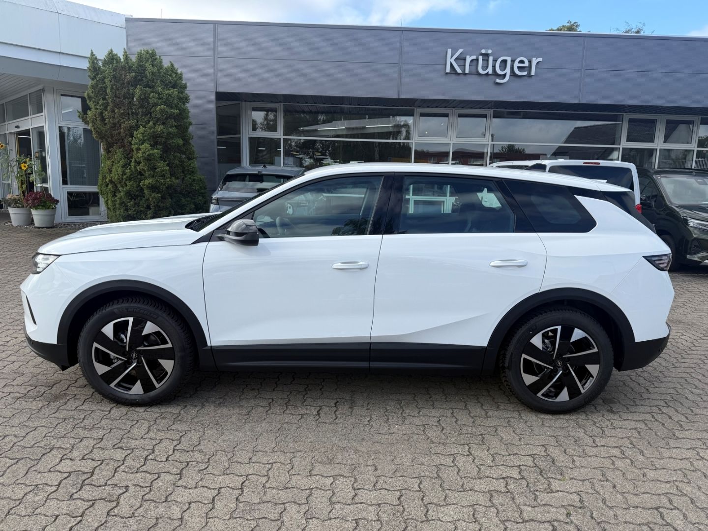 Fahrzeugabbildung Opel Grandland 1.2 Edition SHZ+LHZ+Kamera+Allwetter