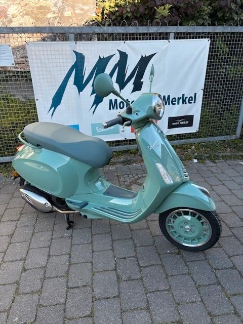 Vespa Primavera 125 - 80th Anniversary Edition