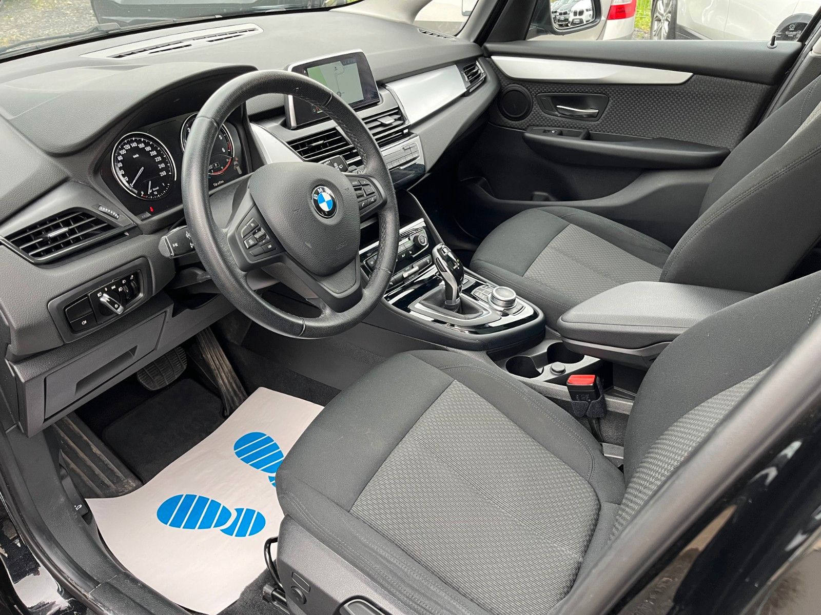 Fahrzeugabbildung BMW 218d Gran Tourer Aut. Navi AHK Panorama 2.HD PDC