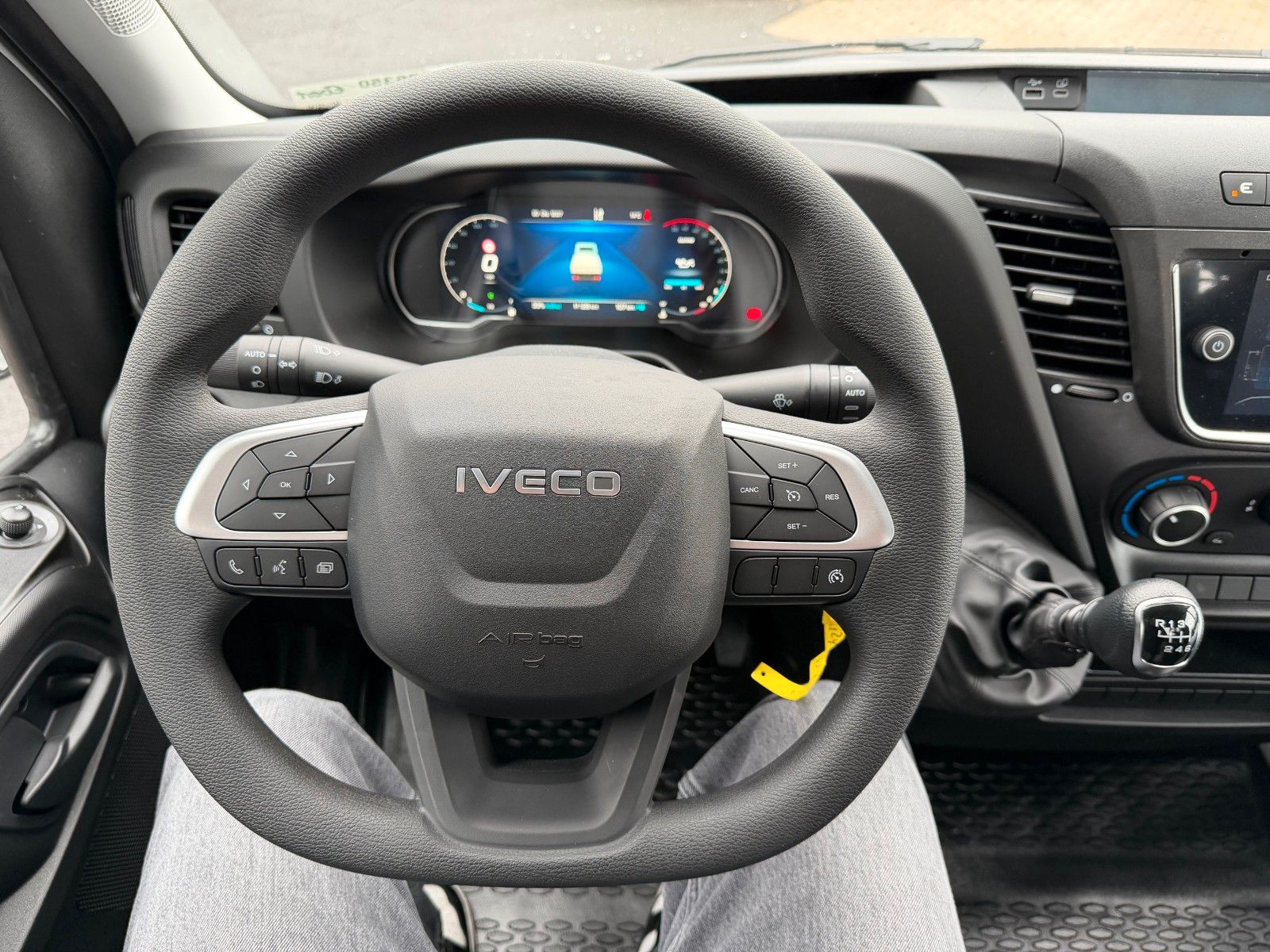 Fahrzeugabbildung Iveco Daily 35S16 H 3.0L *R3.750mm*AHK*Klima*