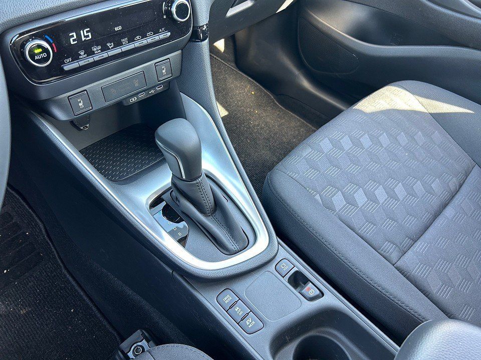 Fahrzeugabbildung Mazda 2 HYBRID 2024 1.5 VVT-i CVT FWD CENTRE KAMERA+BT