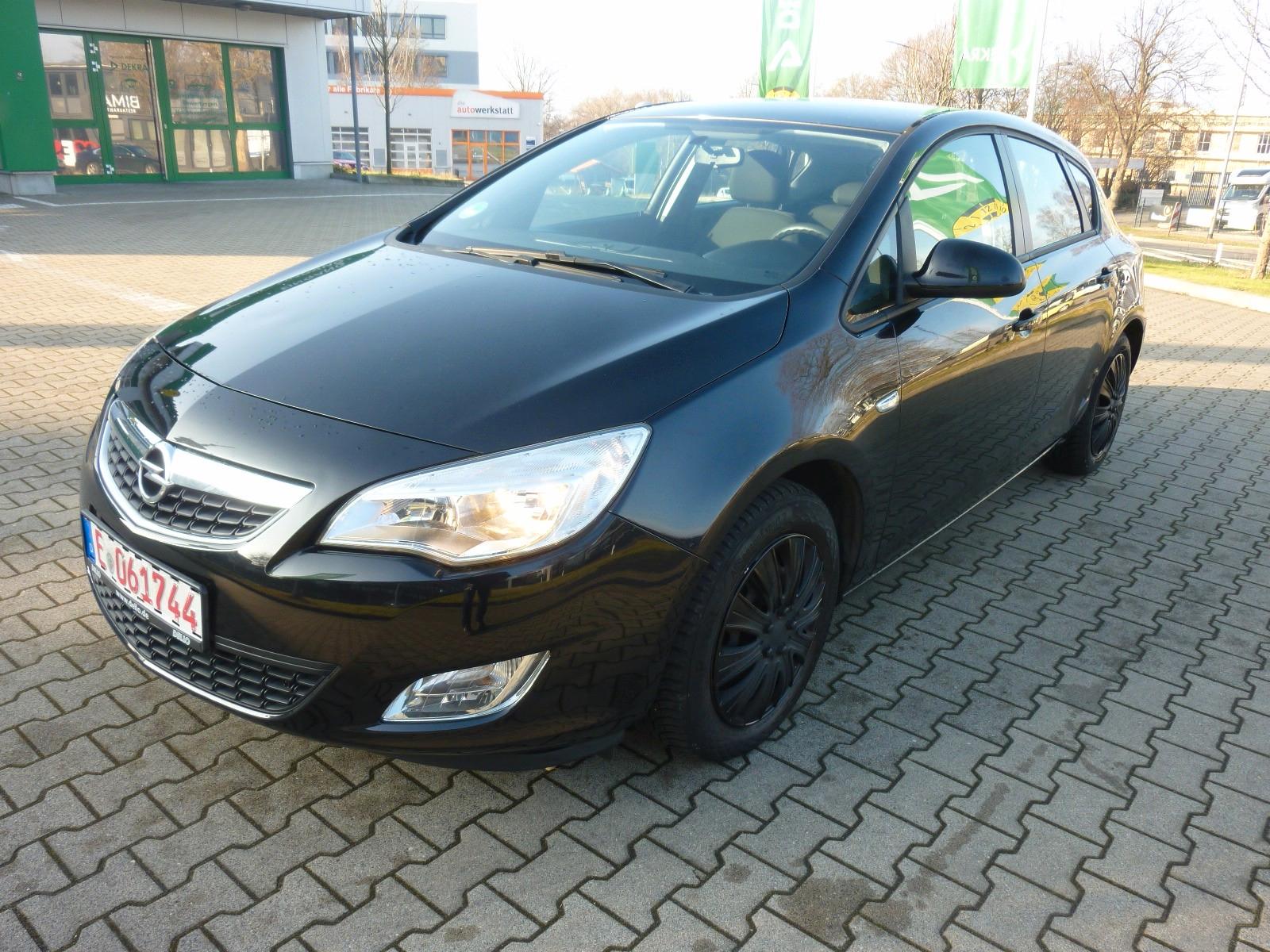 Opel Astra J Lim. 5-trg. Selection