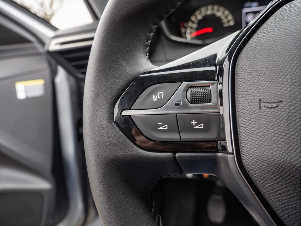 Peugeot 208 - Bild 18