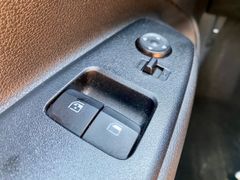 Fahrzeugabbildung Hyundai i10 1.0 Automatik  KLIMA SHZ ALLWETTER ALU PDC