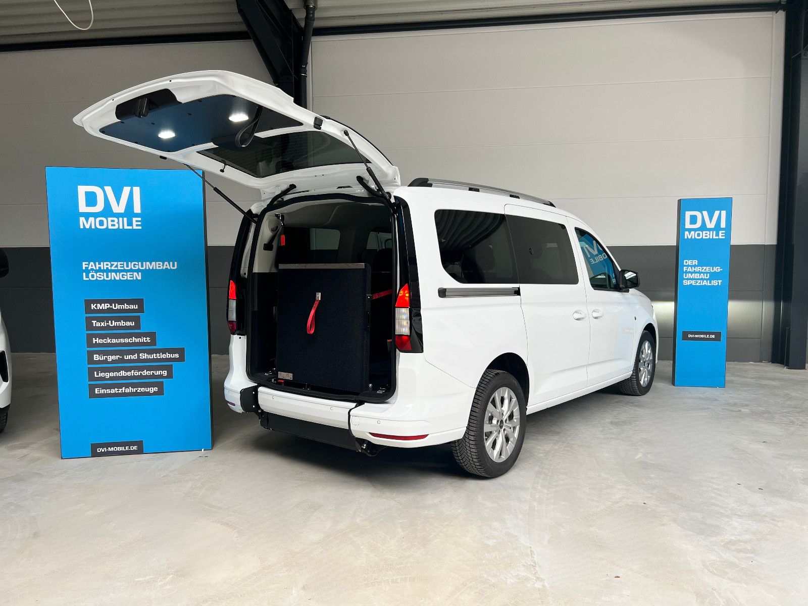 Ford Grand Tourneo *Rollstuhltransport* AMF imagem 2