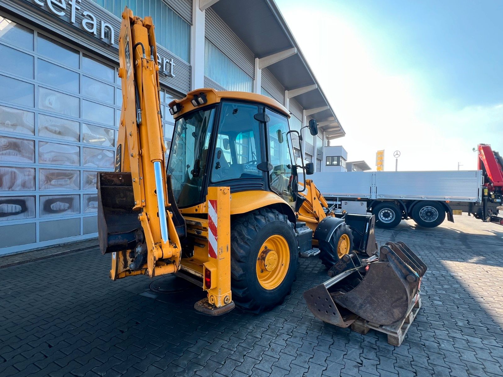 Fahrzeugabbildung JCB 3CX / 9.030h / Löffelpaket / Gabel / Schaufel