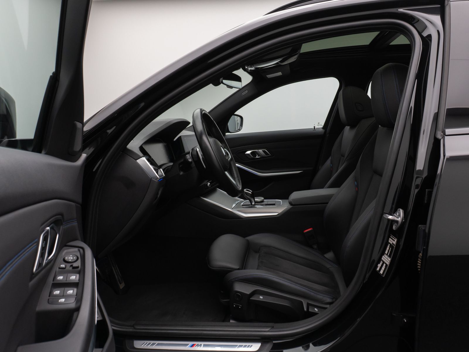 Fahrzeugabbildung BMW 320d M Sport Kamera DAB HiFi Komfort Alarm 19Zol