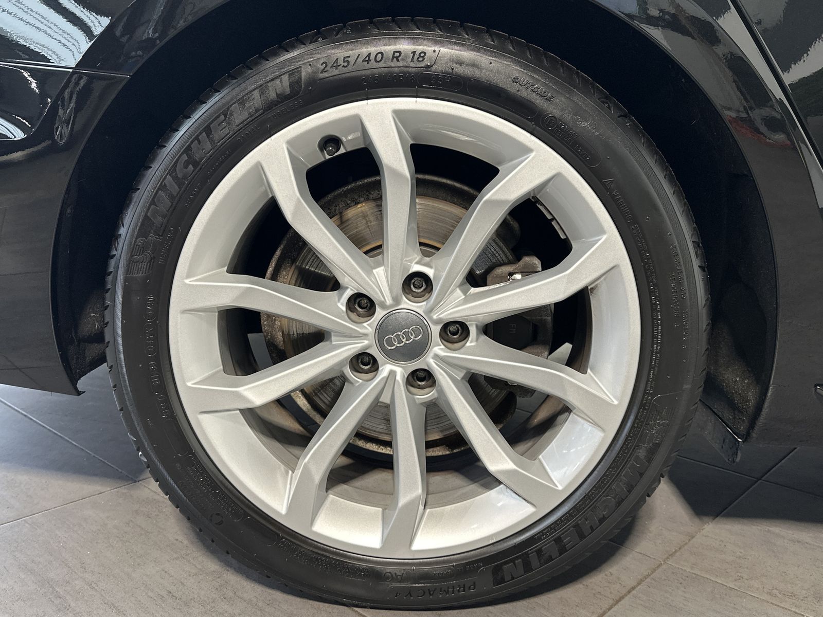 Fahrzeugabbildung Audi A4 Avant 40 TFSI S-Line NAV+LED+AHK+VCOCKPIT+ACC